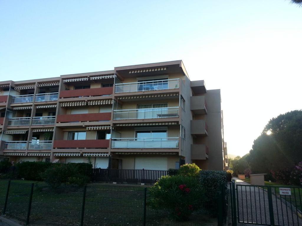 Flat Apartment บอร์มส์-เลส์-มิโมซาส์ ภายนอก รูปภาพ